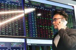 Thị trường vốn đang tăng tốc