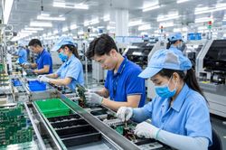 Thu hút FDI: Từ chờ đợi sang chủ động 'săn' đại bàng