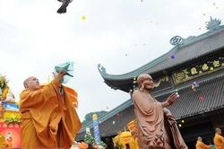 Hiện tượng tín ngưỡng, tôn giáo mới - Bài 3: Bảo vệ 'trận địa niềm tin'