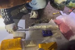 Bắt giữ đối tượng vận chuyển khoảng 30.000 vi&ecirc;n ma t&uacute;y tổng hợp