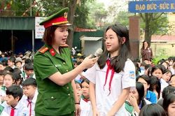 Gần dân từ những việc làm giản dị