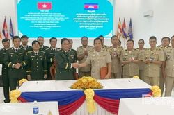 Bộ đội Bi&ecirc;n ph&ograve;ng tỉnh Đồng Th&aacute;p v&agrave; Ty C&ocirc;ng an tỉnh Prey Veng k&yacute; kết thỏa thuận hợp t&aacute;c năm 2026