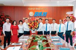 Bí thư Tỉnh ủy Trần Phong thăm, chúc mừng Báo và Phát thanh, Truyền hình Khánh Hòa