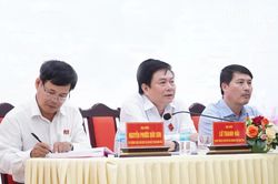 Đại biểu HĐND tỉnh Kh&aacute;nh H&ograve;a tiếp x&uacute;c cử tri c&aacute;c phường Cam Ranh v&agrave; Cam Linh