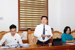 Thẳng thắn, tr&aacute;ch nhiệm trong thảo luận c&aacute;c nội dung tr&igrave;nh kỳ họp
