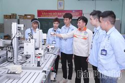 Ph&uacute; Thọ đẩy mạnh sử dụng AI trong lao động, sản xuất