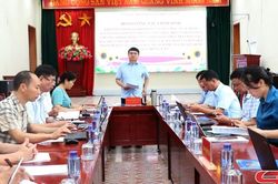 Đồng ch&iacute; Ph&oacute; Chủ tịch UBND tỉnh l&agrave;m việc tại x&atilde; Chiềng Lao