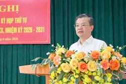 Chủ tịch HĐND tỉnh Nguyễn Văn Sơn tiếp x&uacute;c cử tri trước Kỳ họp thứ tư Hội đồng nh&acirc;n d&acirc;n tỉnh