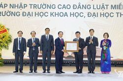 C&ocirc;ng bố quyết định s&aacute;p nhập Trường Cao đẳng Luật miền Bắc v&agrave;o Trường Đại học Khoa học Th&aacute;i Nguy&ecirc;n