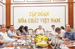 Vinachem chủ động ứng ph&oacute; biến động thị trường, bảo đảm ho&agrave;n th&agrave;nh kế hoạch 2026