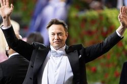 Tỷ phú Elon Musk có thêm hơn 160 tỷ USD một ngày