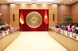Phó Chủ tịch Quốc hội Nguyễn Thị Thanh hội đàm với Phó Chủ tịch Quốc hội Cộng hòa Liên bang Đức