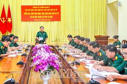 Ph&aacute;t huy d&acirc;n chủ để x&acirc;y dựng khối đo&agrave;n kết thống nhất trong lực lượng vũ trang C&agrave; Mau