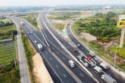 Giao xe cho người kh&ocirc;ng đủ điều kiện, chủ xe bị phạt 92 triệu đồng