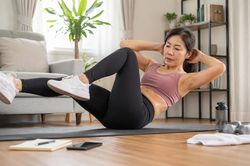 Tập thể dục buổi sáng hay buổi tối sẽ giảm mỡ bụng nhanh hơn? Khoa học đã có câu trả lời