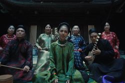 Ca nương Kiều Anh đưa đại gia đình 7 đời ca trù vào MV 'bom tấn'