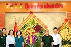 Chủ tịch Ủy ban MTTQ Việt Nam TP Hà Nội thăm, chúc mừng các cơ quan báo chí nhân Ngày Báo chí Cách mạng Việt Nam