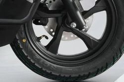 Xe ga 125cc giá 35 triệu đồng thiết kế sắc nét, trang bị sánh ngang SH Mode, có cả ABS, rẻ như Vision hấp dẫn chị em