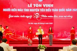 Hành trình hơn 50 lần hiến máu của người 'luân chuyển dòng máu'