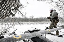 UAV mới của Ukraine khiến t&ecirc;n lửa HIMARS Mỹ kh&ocirc;ng c&ograve;n vị tr&iacute; độc t&ocirc;n