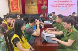 Bắt giữ 187 người lừa đảo 'kỳ nghỉ', tạm giữ 7 ô tô, 10 sổ đỏ, nhiều tiền và sổ tiết kiệm