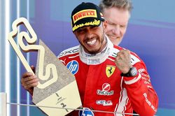 Lewis Hamilton đeo đồng hồ 1,5 triệu USD mừng cột mốc lịch sử F1