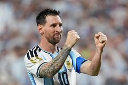 &Aacute;o đấu của Messi độc nhất v&ocirc; nhị