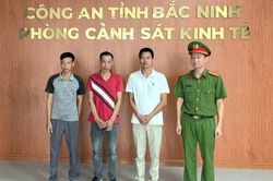 Khởi tố giám đốc đổ trộm 700 tấn chất thải
