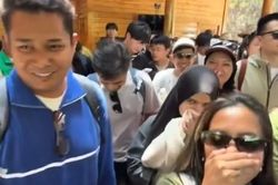 Du kh&aacute;ch Malaysia th&agrave;nh tội đồ v&igrave; che mũi, ch&ecirc; bai người Trung Quốc