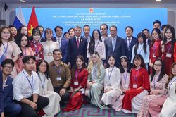 Thủ tướng Lê Minh Hưng: Mỗi người Việt Nam ở nước ngoài phải là một đại sứ của dân tộc