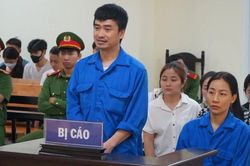 Phan Quốc Việt cùng 11 bị cáo hầu tòa trong vụ án Việt Á tại Đắk Lắk
