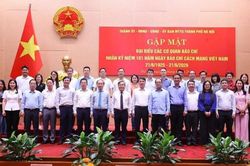 Chủ tịch Hà Nội mong báo chí luôn đồng hành cùng thành phố