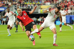 World Cup 2026: Áo giành 3 điểm nhờ VAR và bàn phản lưới