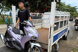 Cả người lẫn xe đều vi phạm