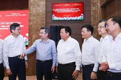 Đẩy mạnh phân cấp, phân quyền cùng phân bổ nguồn lực để địa phương hoạt động hiệu quả