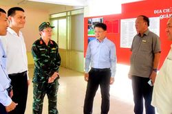 L&atilde;nh đạo TPHCM khảo s&aacute;t tiến độ t&igrave;m kiếm h&agrave;i cốt liệt sĩ tại C&ocirc;ng vi&ecirc;n L&ecirc; Thị Ri&ecirc;ng