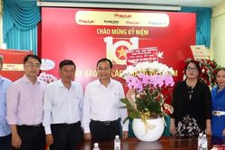 Đoàn đại biểu TPHCM thăm, chúc mừng cơ quan báo chí