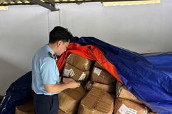Ph&aacute;t hiện cơ sở sản xuất h&agrave;ng trăm ng&agrave;n g&oacute;i s&uacute;p bột giả mạo Acecook