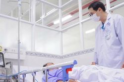 Cứu sống người bệnh đột quỵ n&atilde;o trong giờ v&agrave;ng