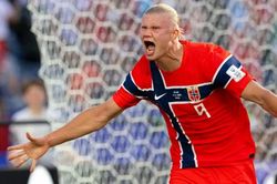 Haaland lập kỷ lục ghi bàn tại World Cup chỉ sau một trận đấu
