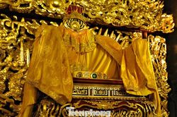 Tận thấy ngai vua dát vàng ở khu di tích nổi tiếng Thanh Hóa