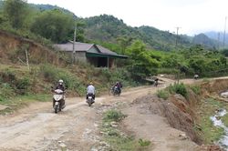 43km đến trung tâm xã: Phía sau câu chuyện sắp xếp thôn, bản miền biên viễn