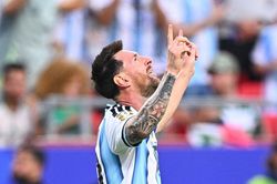 Video bóng đá Argentina vs Algeria: Ngả mũ trước thiên tài Messi