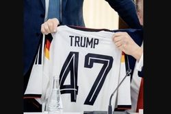 Chiến lược phía sau món quà sinh nhật muộn Thủ tướng Đức tặng ông Trump