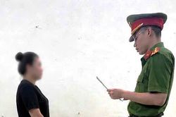 Người phụ nữ ở Ninh Bình bị khởi tố vì tàng trữ mảnh sừng tê giác trắng