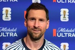Haaland thán phục Messi, HLV Algeria nói đúng 5 từ về số 10