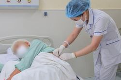 Người phụ nữ đau thắt lưng nhiều năm, đi khám bất ngờ phát hiện có 4 quả thận