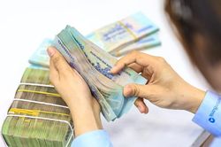 Lãi suất huy động tăng trở lại: Áp lực tín dụng khiến cuộc đua vốn nóng lên