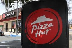 Yum Brands bán chuỗi Pizza Hut với giá gần 3 tỷ USD