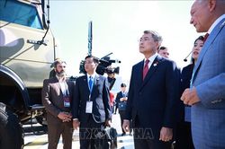 Thủ tướng L&ecirc; Minh Hưng tham quan Triển l&atilde;m tiềm năng kinh tế - x&atilde; hội Tatarstan